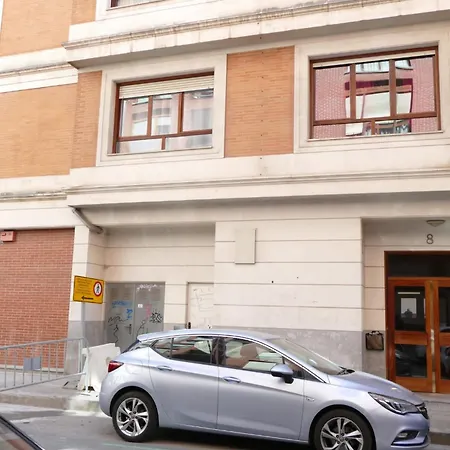 Bilbaobonito- 5min Guggenheim -quiet & -parking דירה