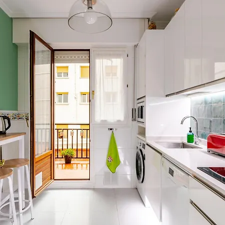 Bilbaobonito- 5min Guggenheim -quiet & -parking * בילבאו