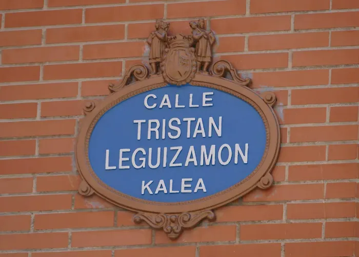 Apartman Bilbaobonito 5min Guggenheim 2bth ,ext,quiet & Central, Parking