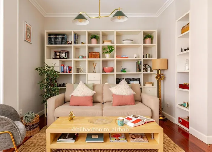 Apartman Bilbaobonito 5min Guggenheim 2bth ,ext,quiet & Central, Parking *