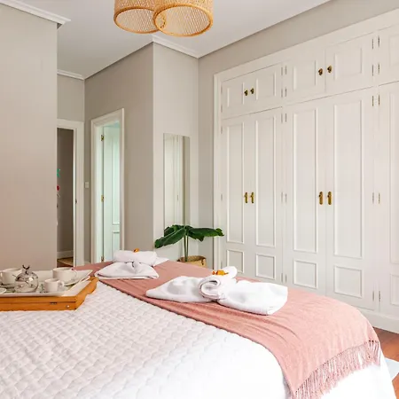 アパート Bilbaobonito 5min Guggenheim I 2bdrm I Ext I Quiet & I Pking ビルバオ